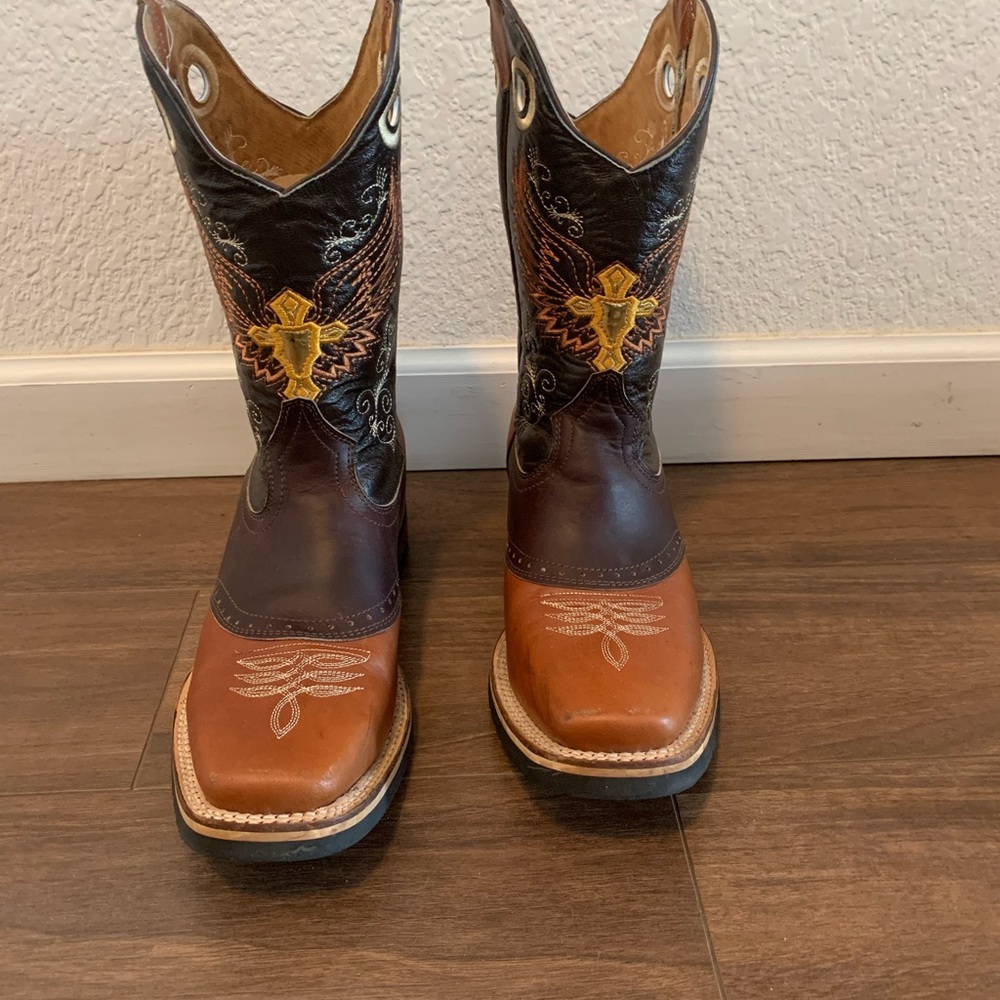 John David boots Women’s 9 men’s 7